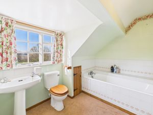 Family bathroom- click for photo gallery